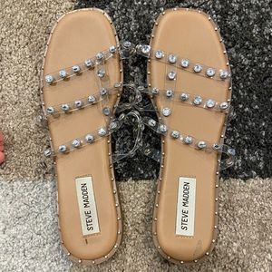 Slightly worn Steve Madden sandals!